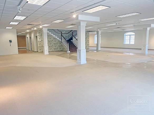 Landmark Commercial Building: 164 Epping Road, Exeter, NH 03833